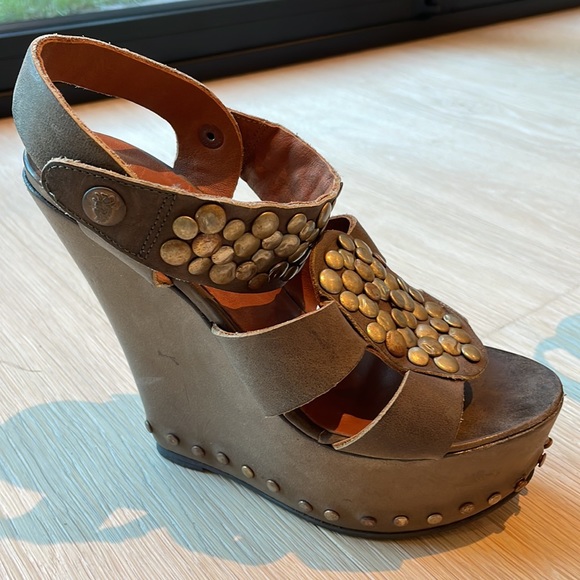 Argentina High Wedge Sandals - Picture 2 of 8